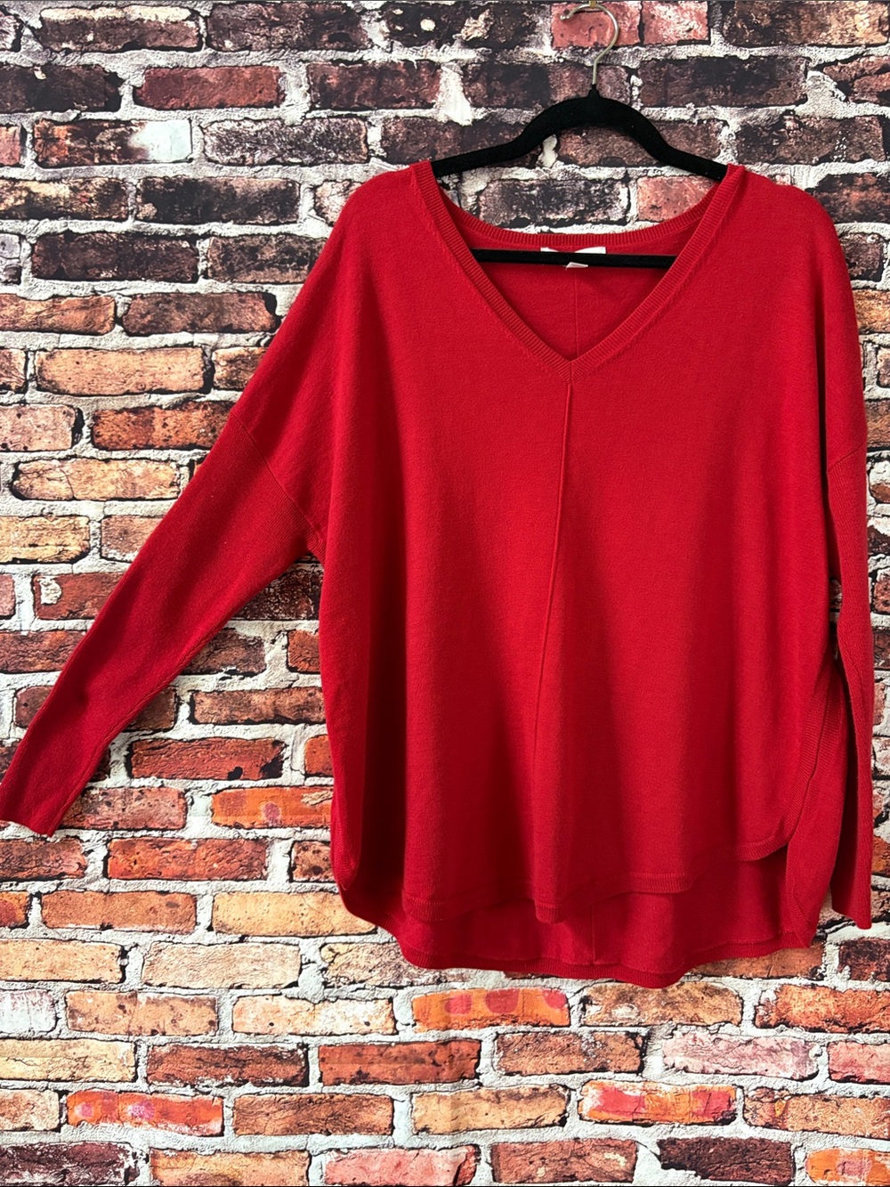 Chelsea28 Red V-Neck Lightweight Knit Pullover Size Large